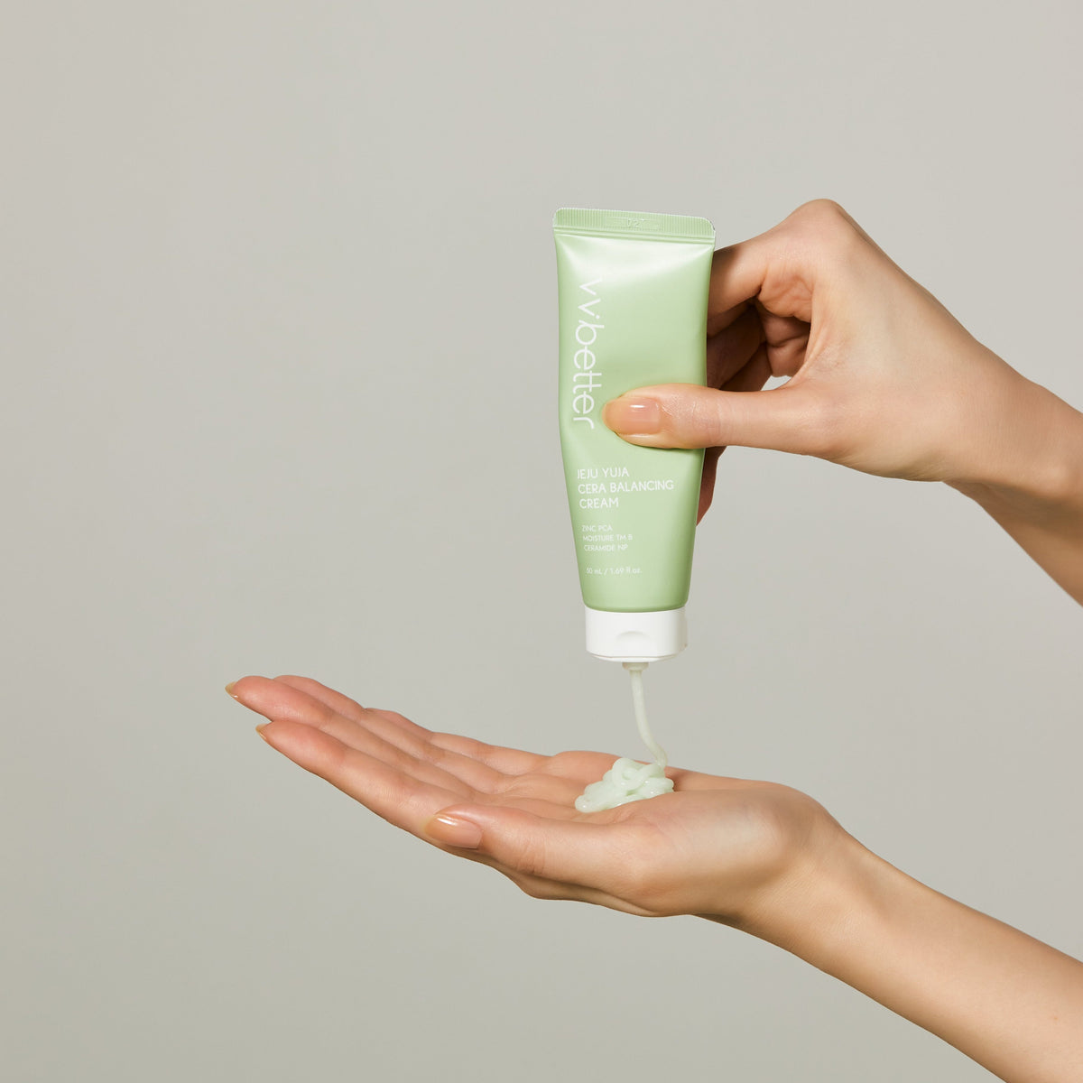 Jeju Yuja Cera Balancing Cream 50 ml application or texture